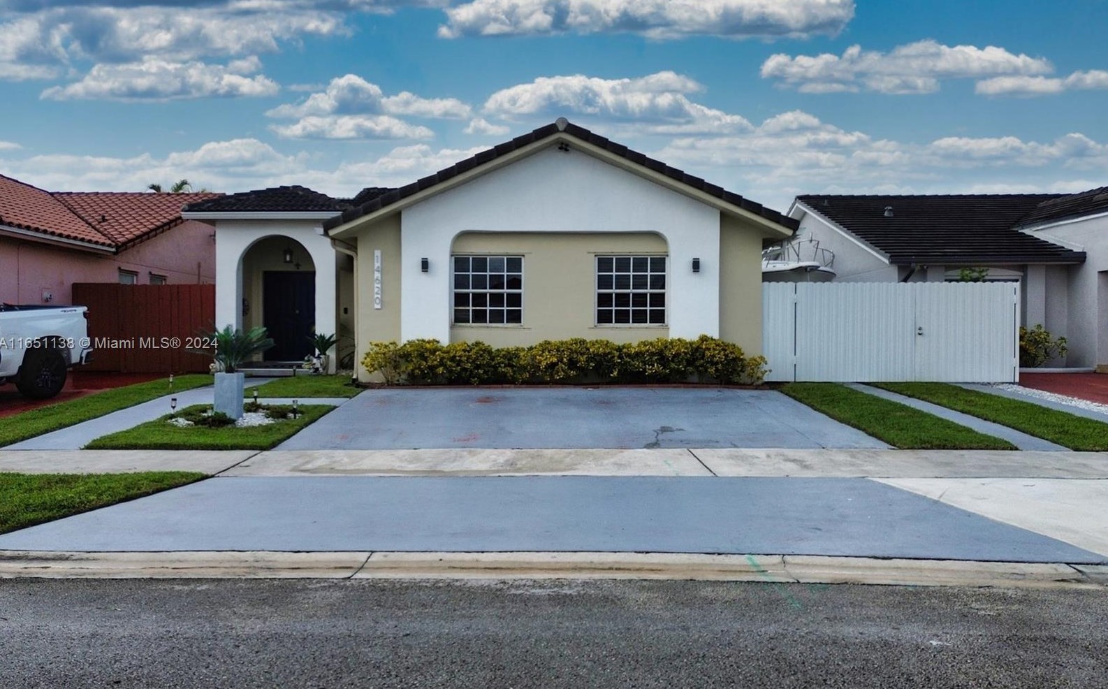 14620 50th St, Miami, FL 33175-5005