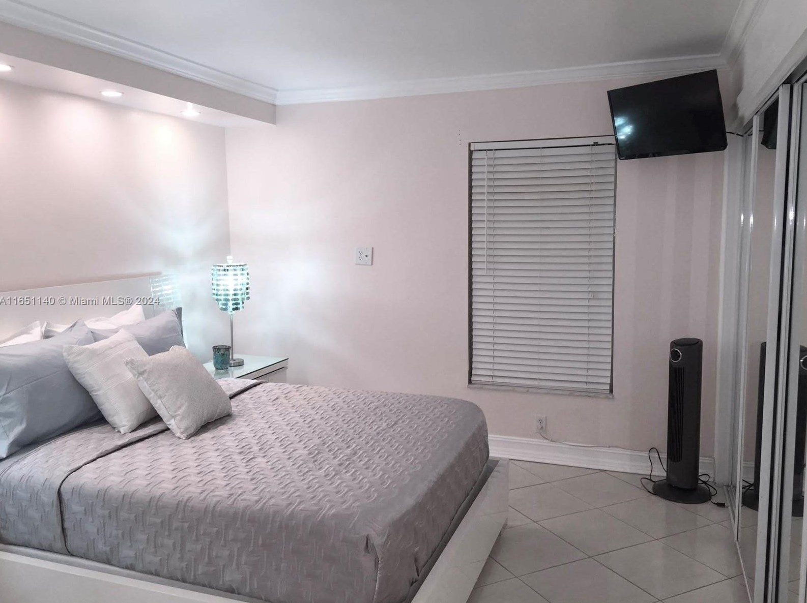 1735 60th St, Hialeah FL  33012-6898 exterior