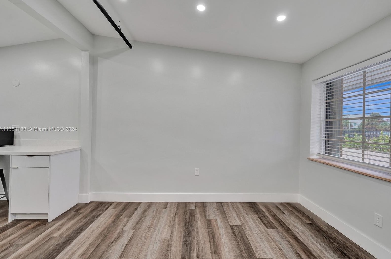 1085 Ne 126th St #3, Miami, FL 33161