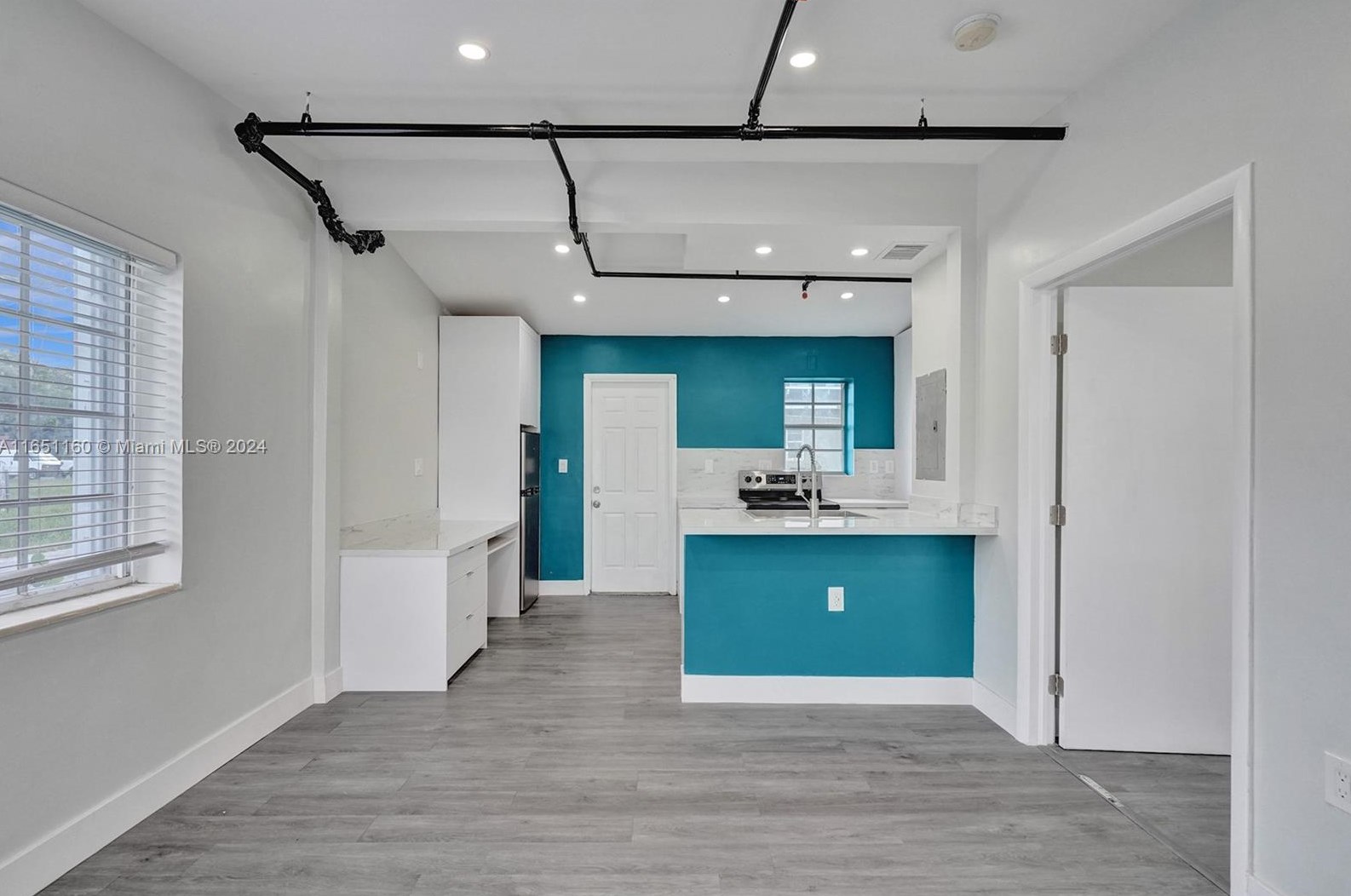 1085 Ne 126th St #4, Miami, FL 33161