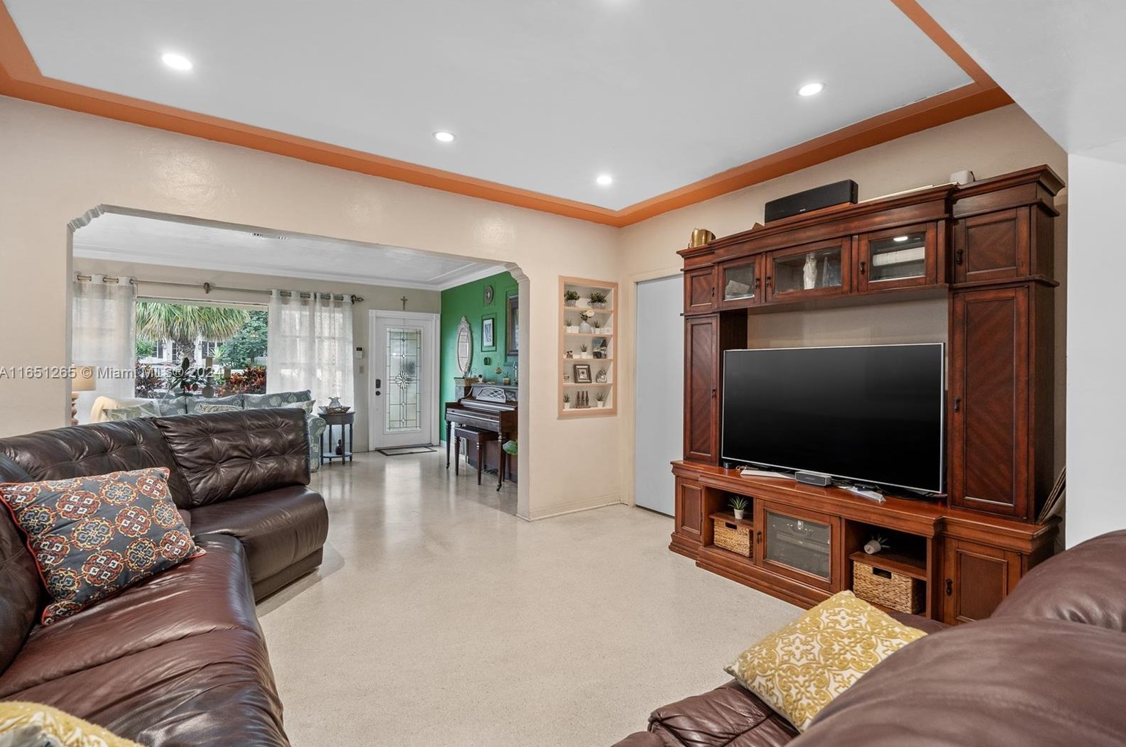 1791 Bay Dr, Miami FL 33154-3111 exterior