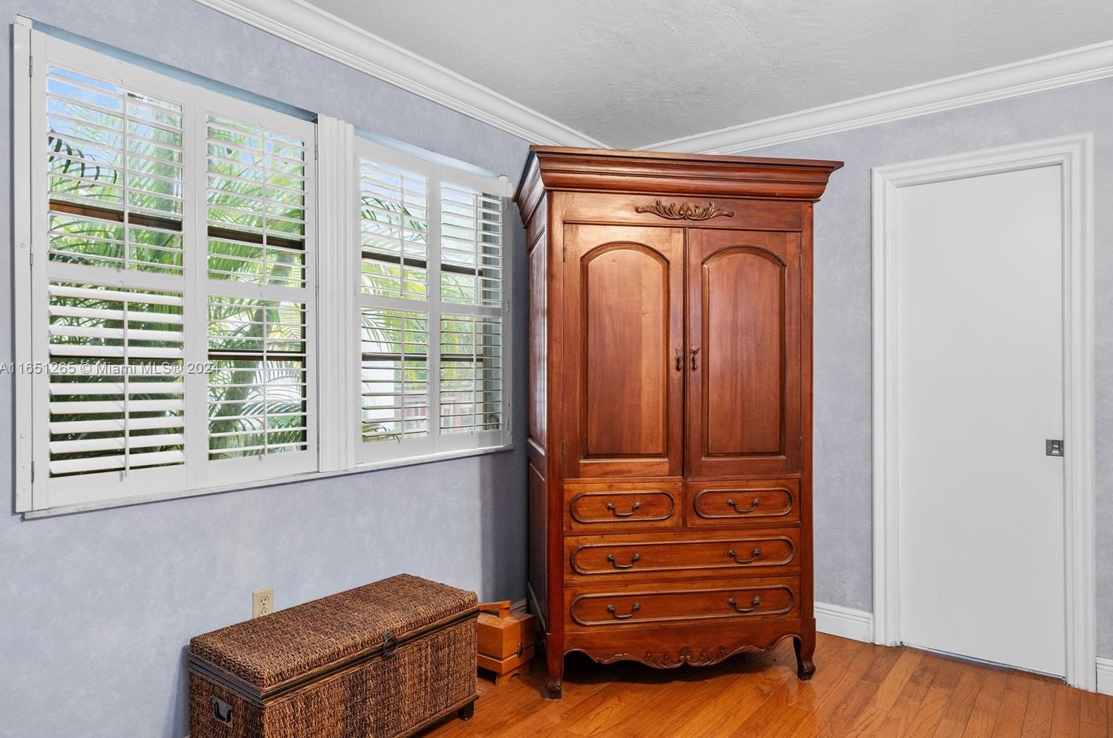 1791 Bay Dr, Miami FL 33154-3111 exterior