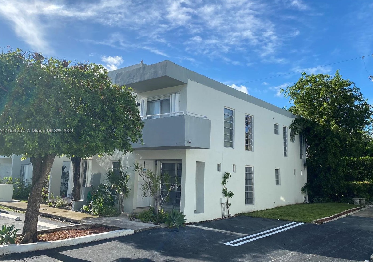 3597 17th St, Miami, FL 33125-1745
