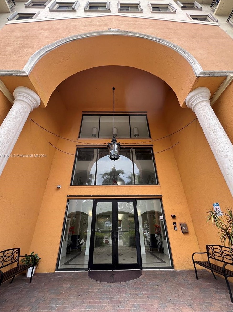 9300 Fontainebleau Blvd, Miami, FL 33172-6324