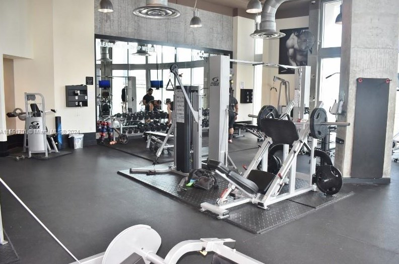 690 1st Ct, Miami FL  33130-2934 exterior