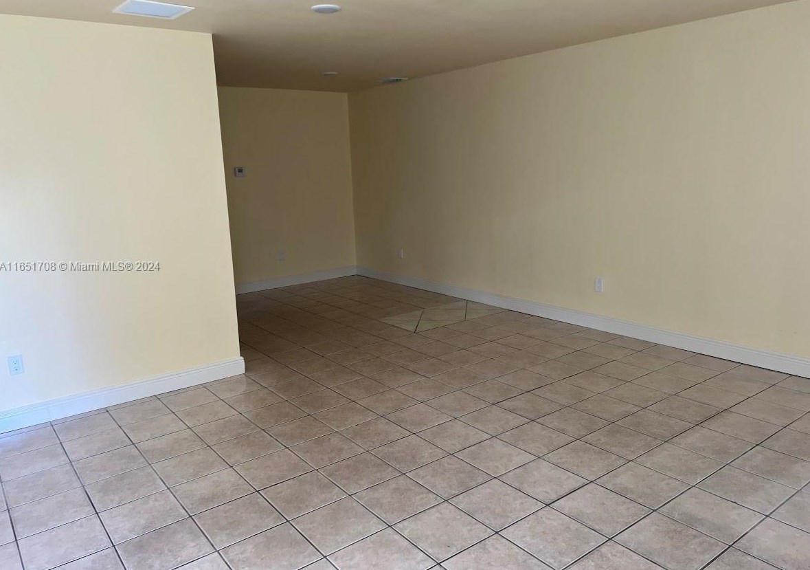 16980 21st Ave, Miami, FL 33162-3306