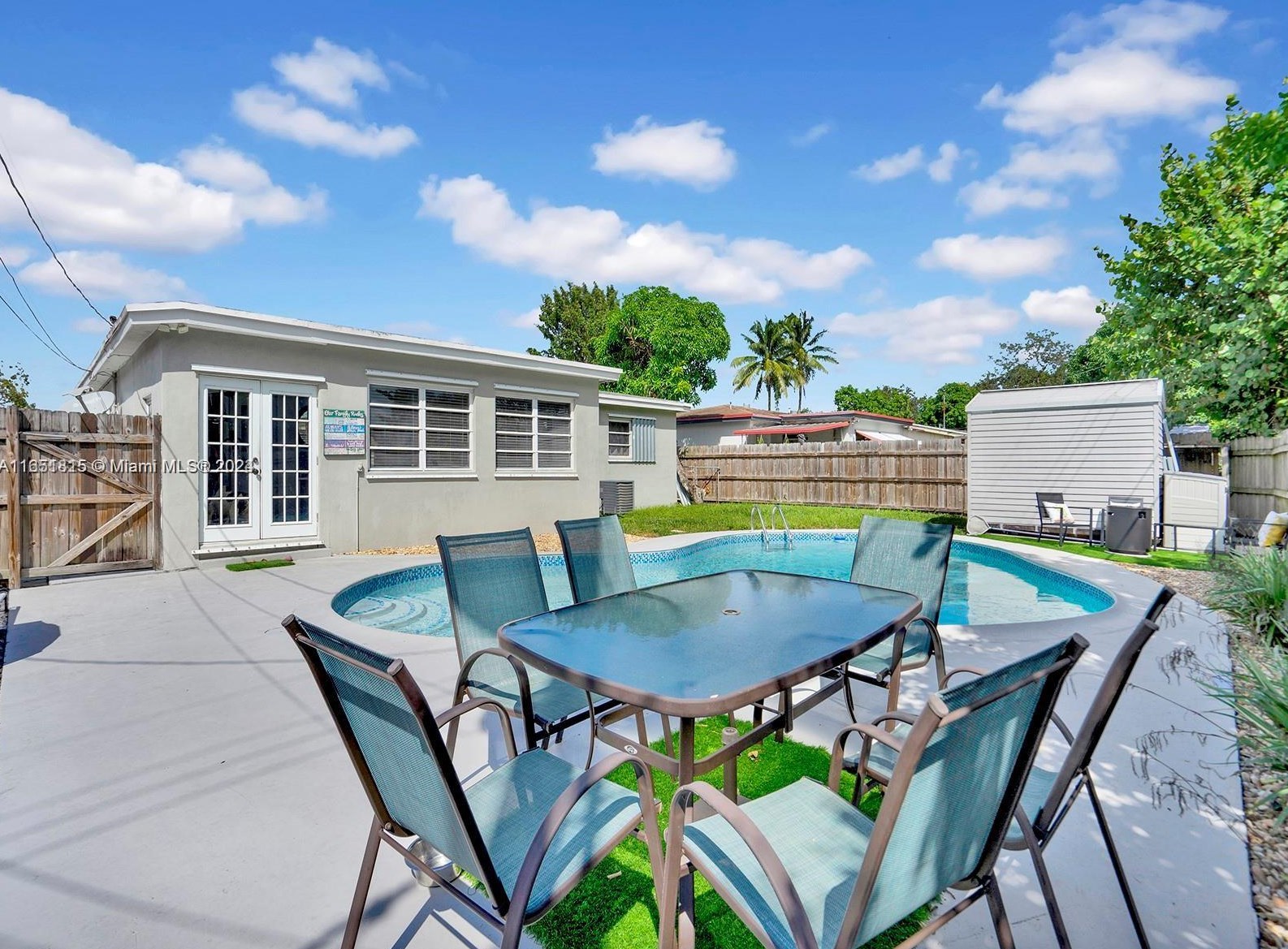 6930 12th St, Hollywood FL  33023-2002 exterior