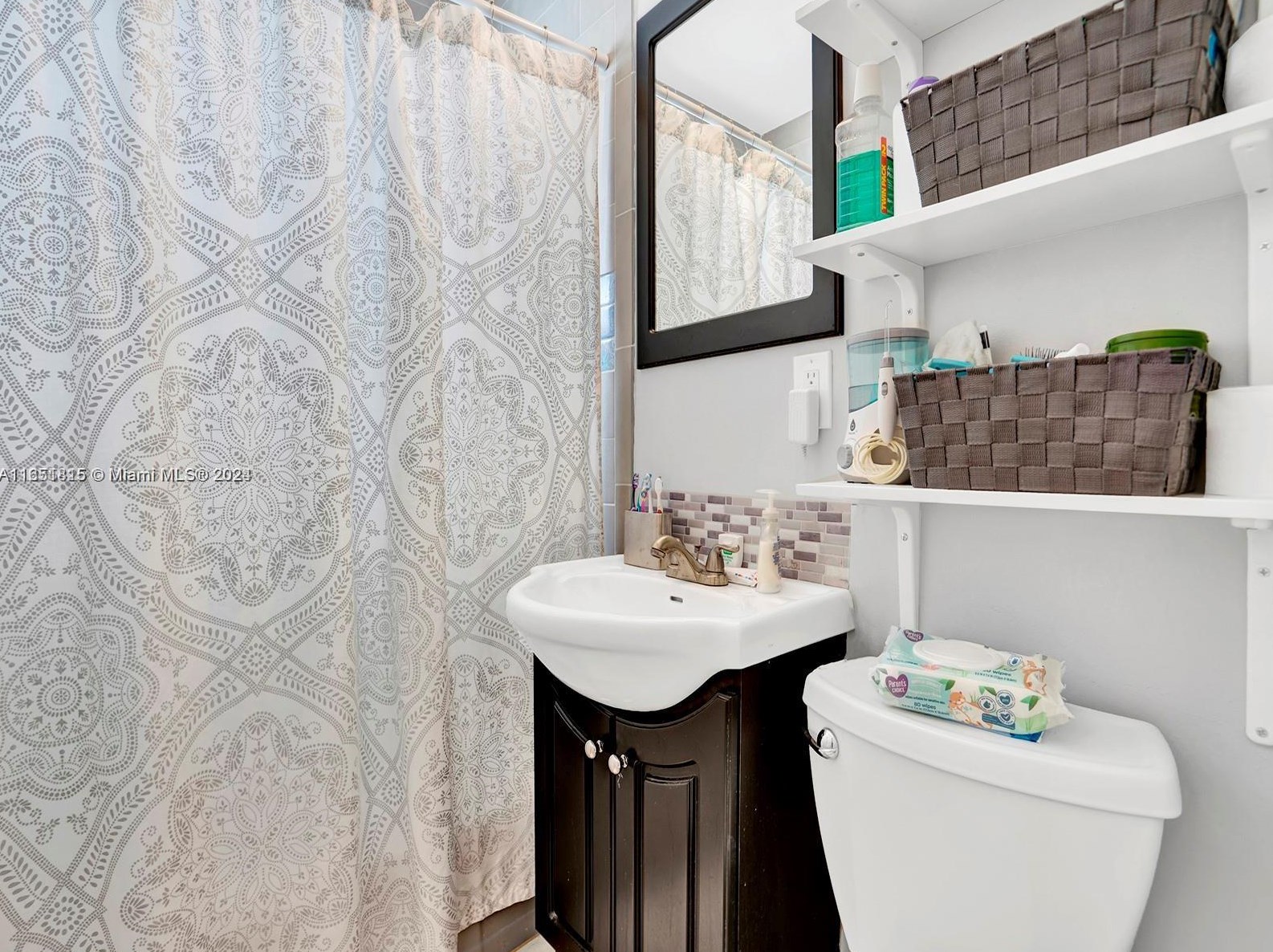 6930 12th St, Hollywood FL  33023-2002 exterior