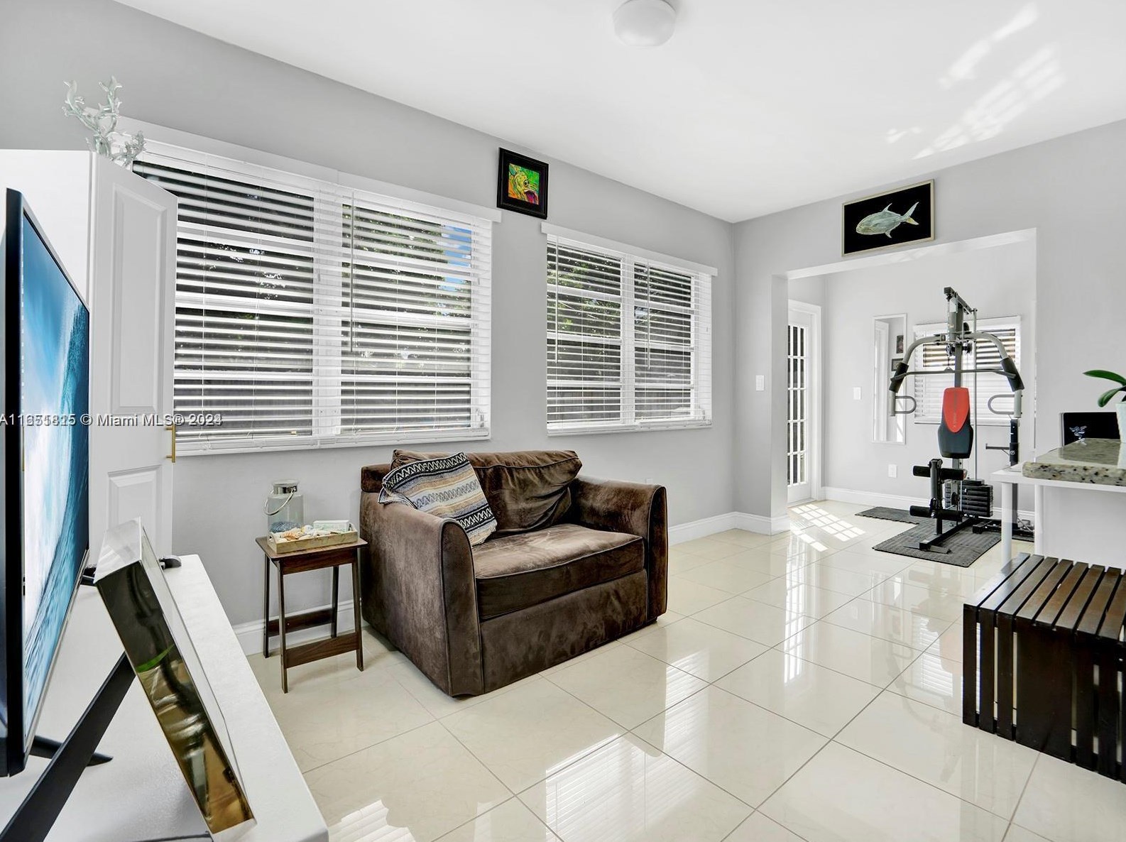 6930 12th St, Hollywood FL  33023-2002 exterior