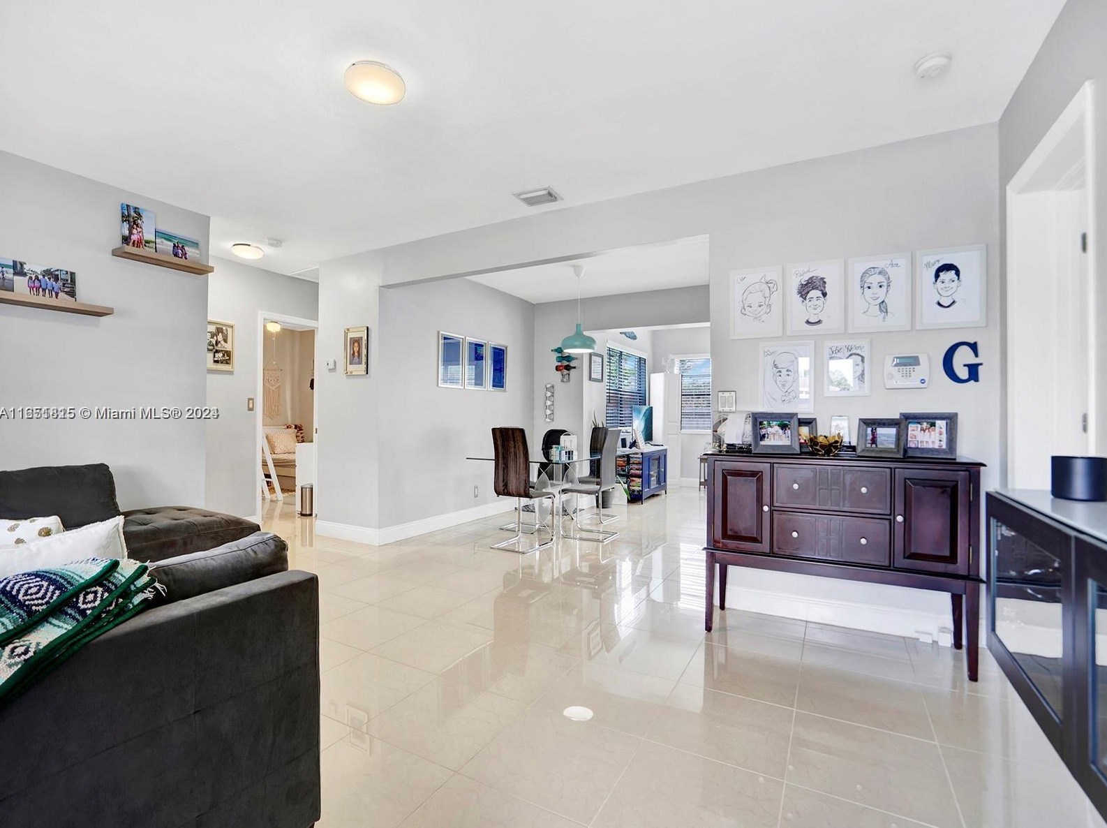 6930 12th St, Hollywood FL  33023-2002 exterior