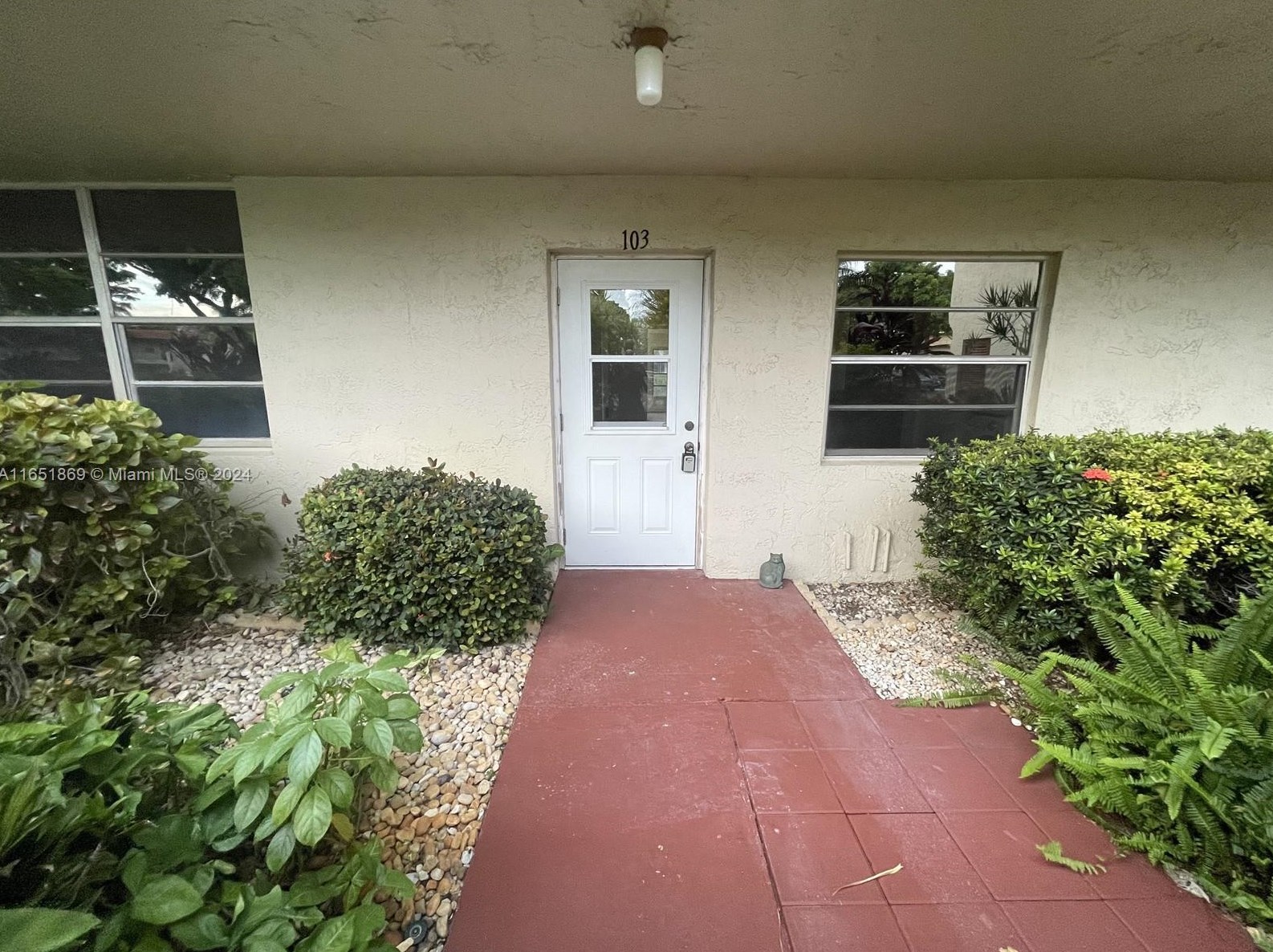 25 Abbey Ln, Delray Beach, FL 33446-1701
