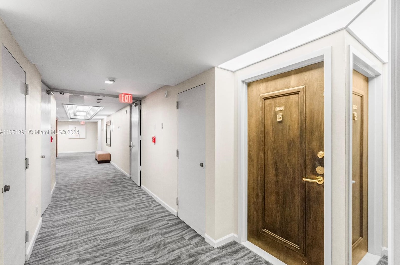 3610 Yacht Club Dr #1105, Miami, FL 33180