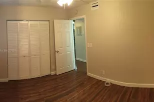 1028 Twin Lakes Dr, Coral Springs, FL 33071 - Photo 4