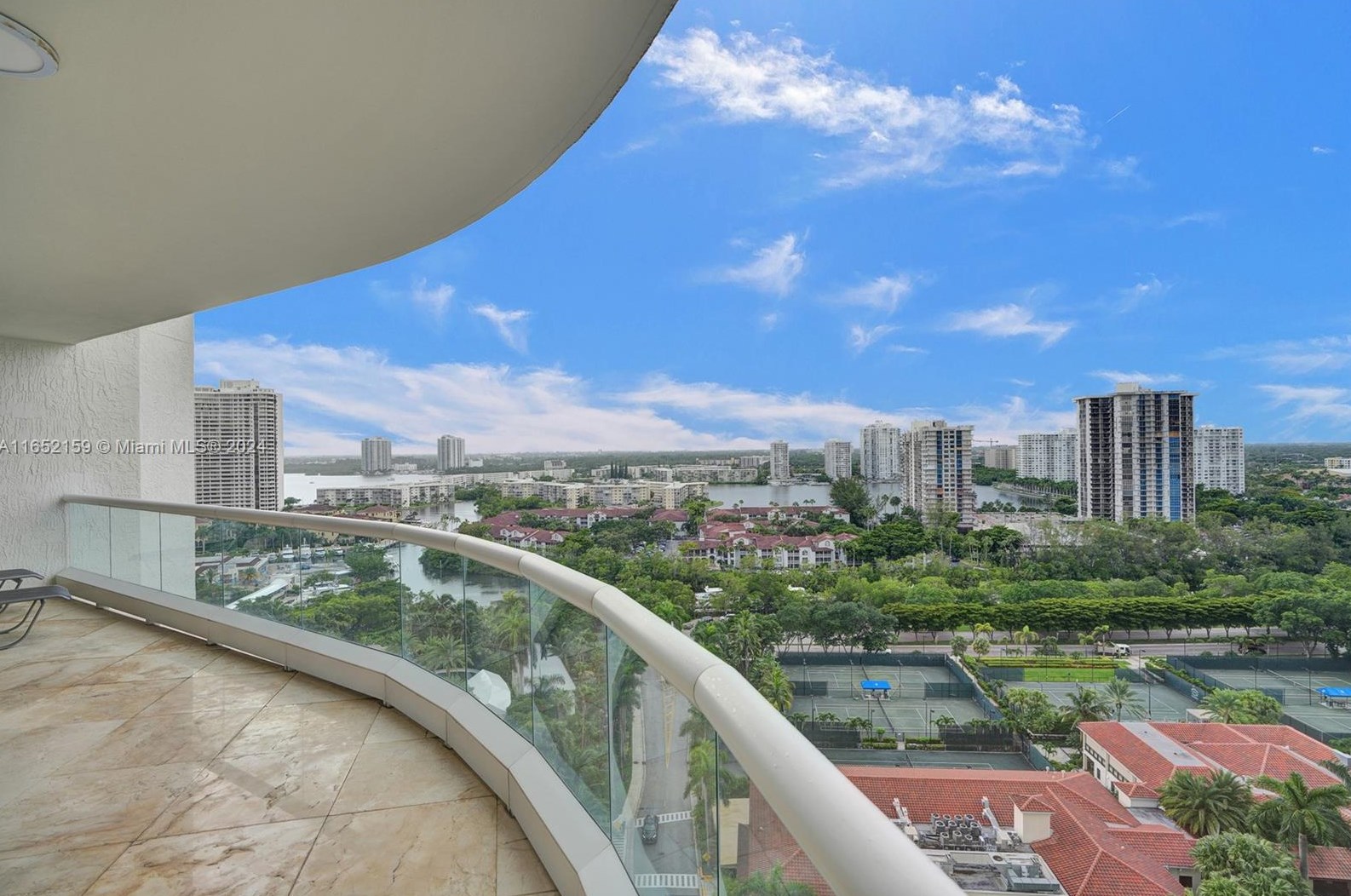 6000 Island Blvd, Miami FL 33160-3762 exterior