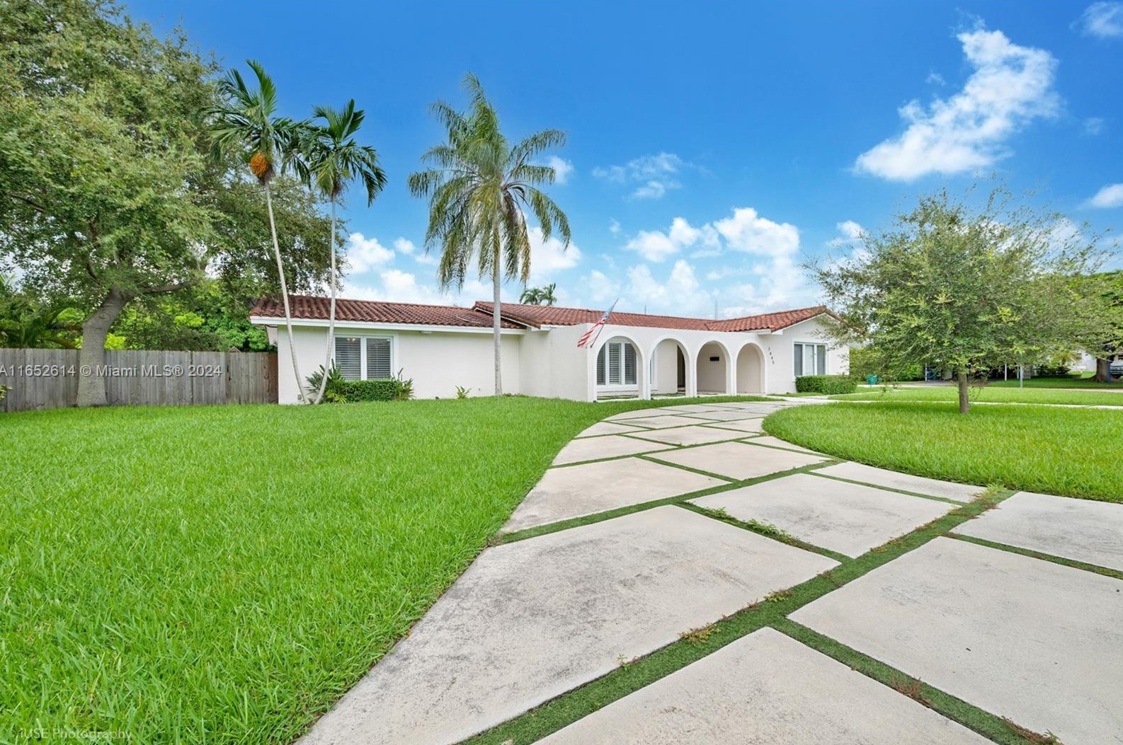7445 147th St, Miami, FL 33158-1667