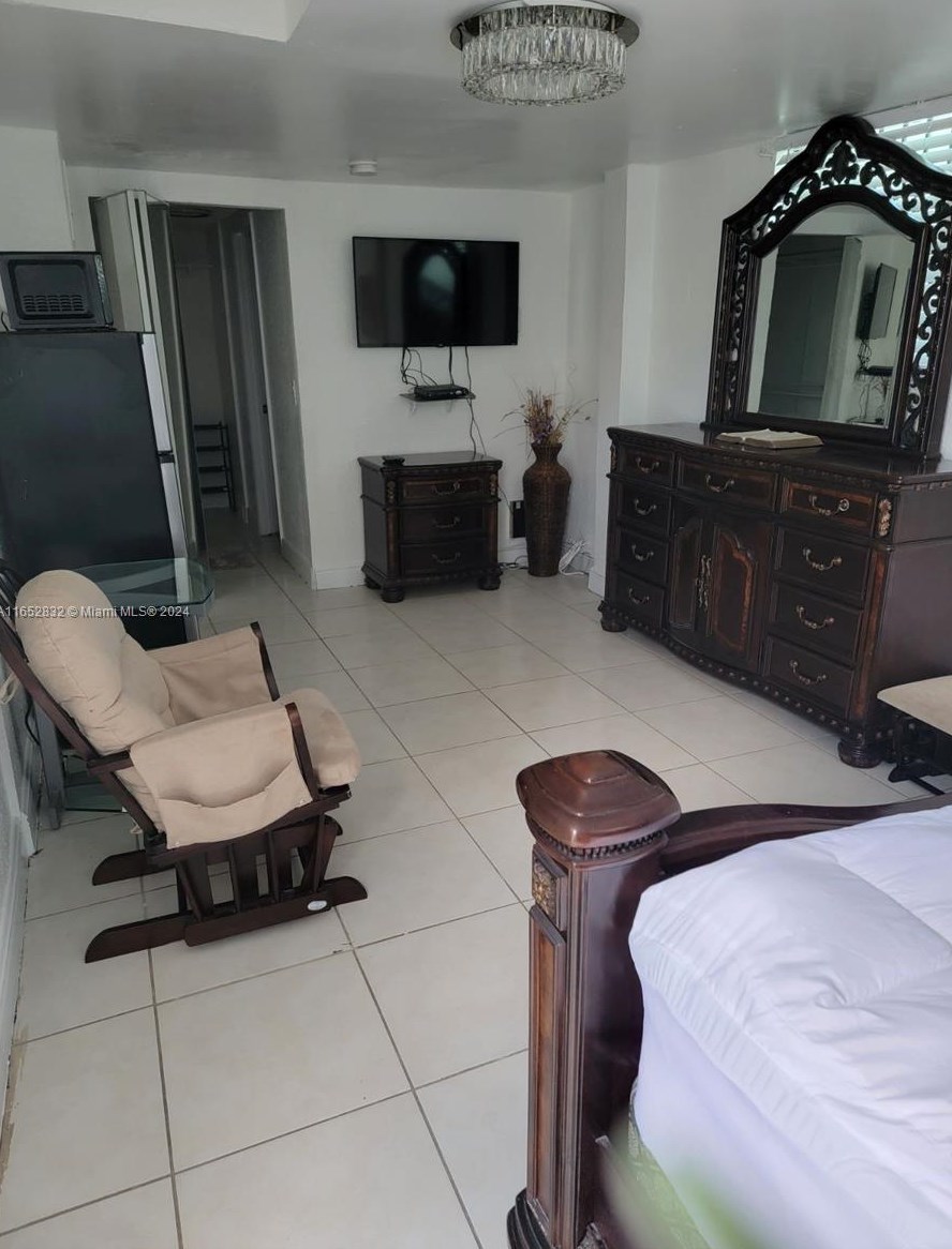 1268 Nw 42nd St, Miami, FL 33142