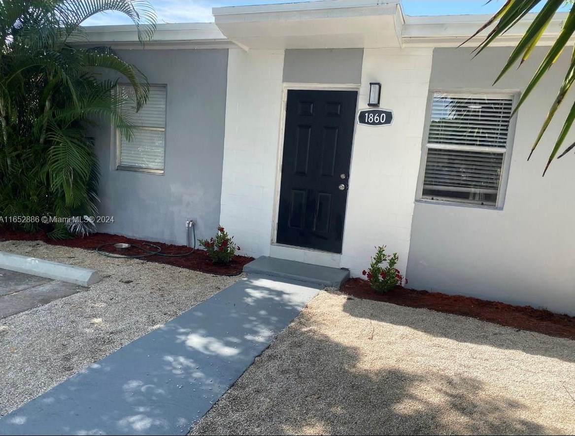 1860 59th St, Miami, FL 33142-2430