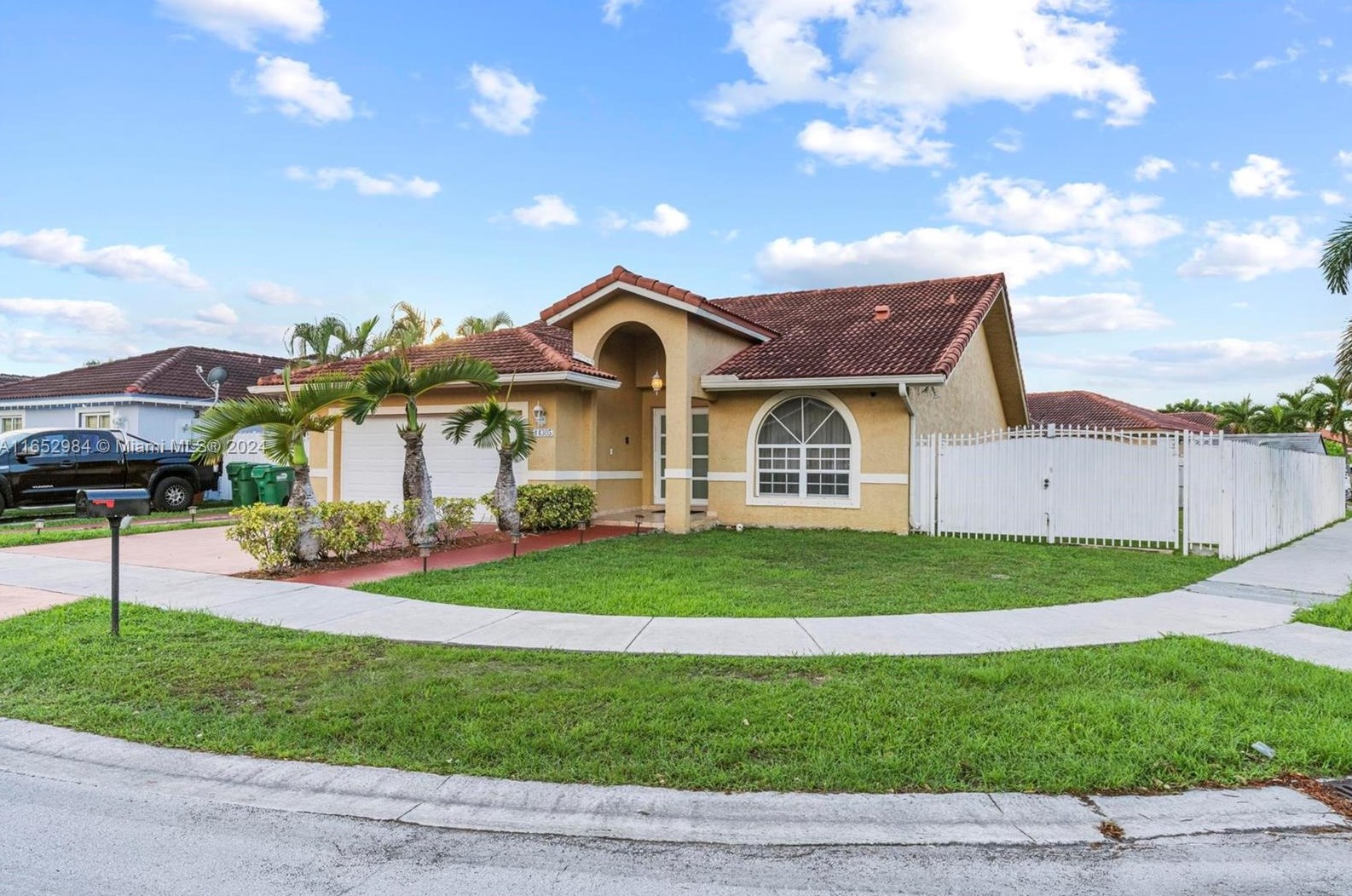 14305 50th St, Miami, FL 33175-5019