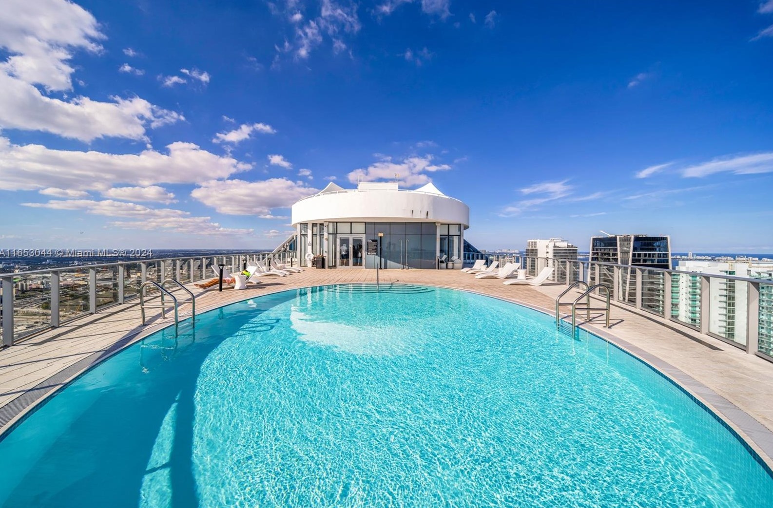 851 1st Ave, Miami FL  33132 exterior