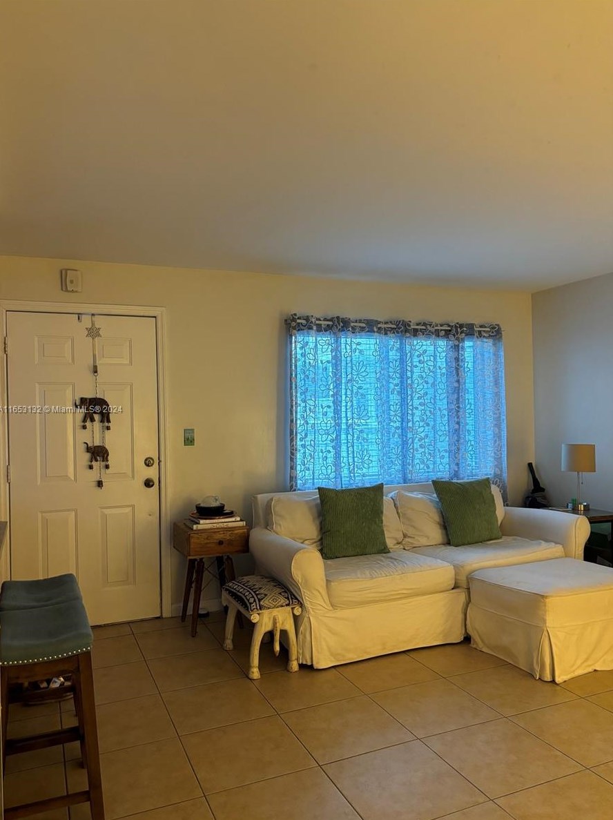 3101 27th Ave, Miami, FL 33133-4691