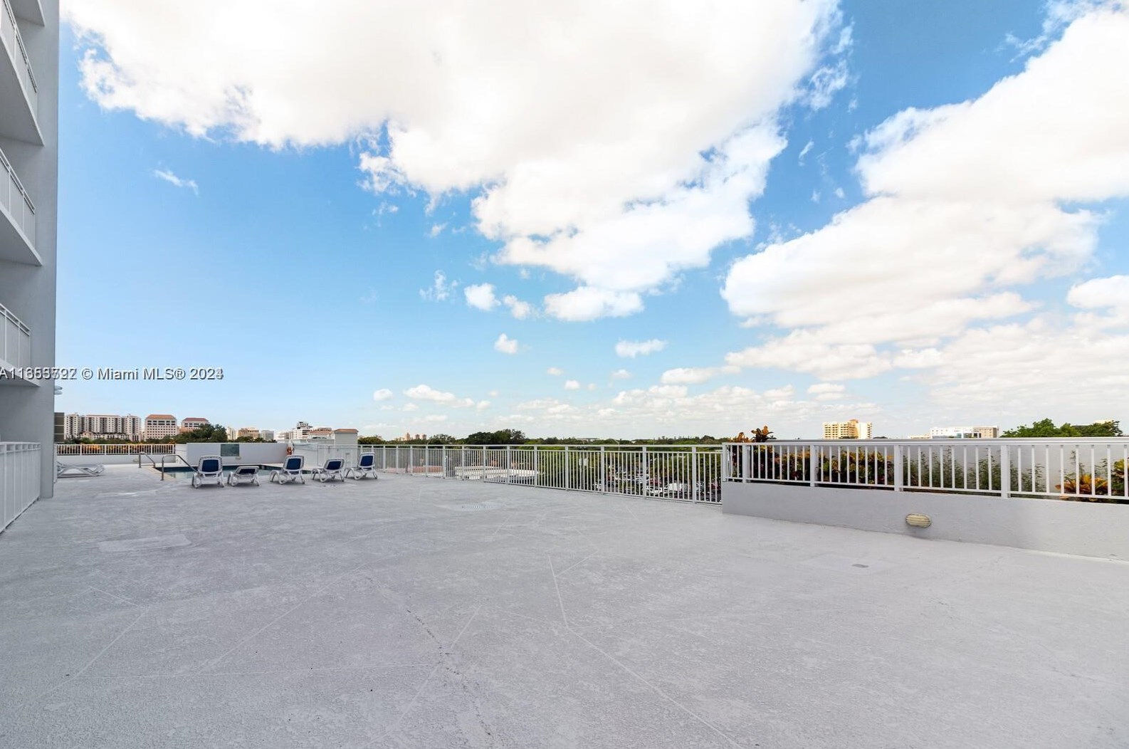 60 37th Ave, Miami FL 33125-4824 exterior