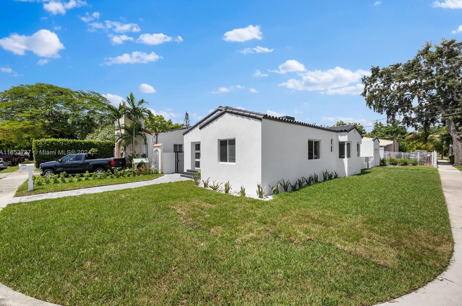 2101 16th Ter, Miami, FL 33125-2209