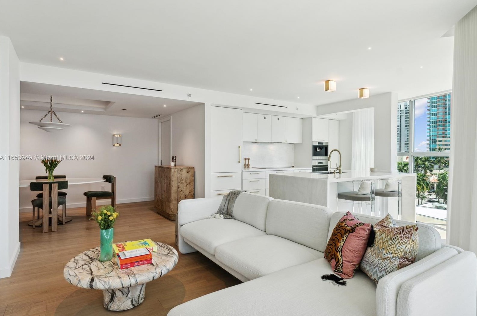 110 Washington Ave #1615, Miami, FL 33139