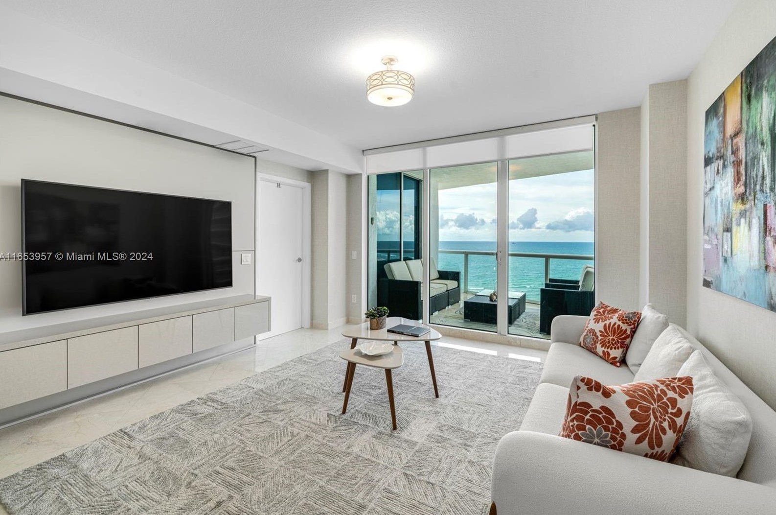 3801 Collins Ave #1505, Miami Beach, FL 33140