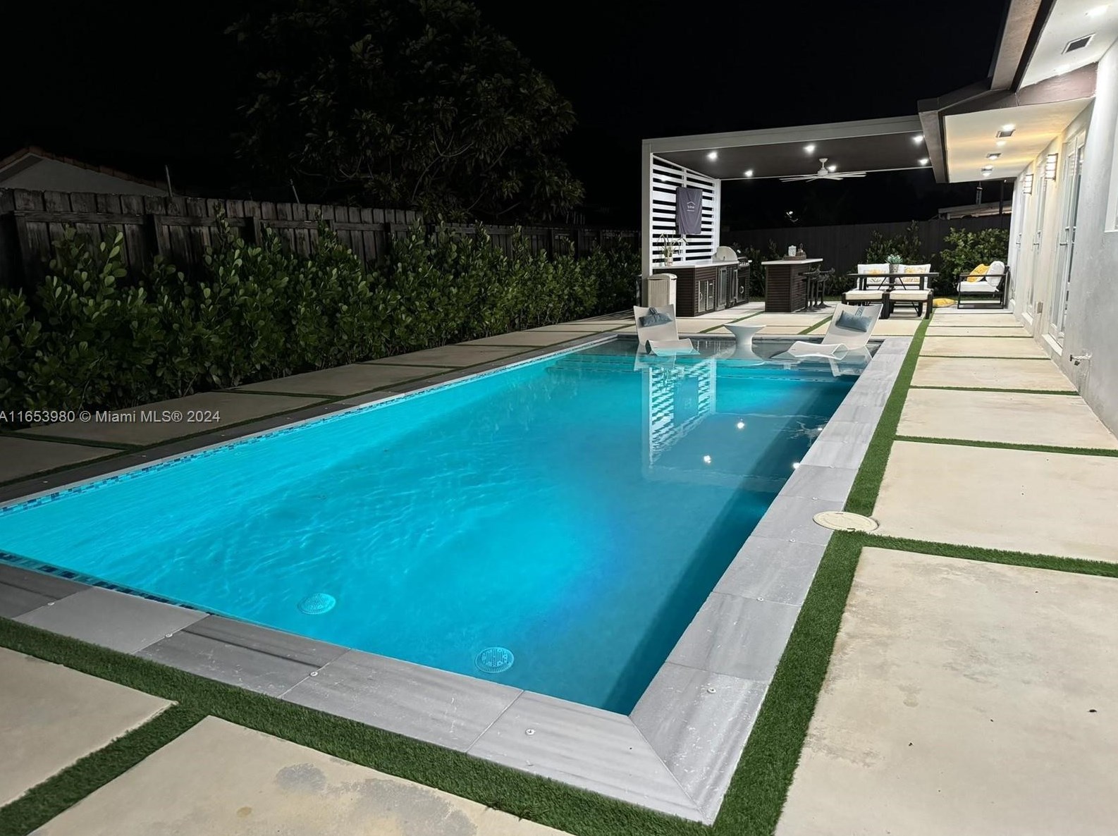 7700 129th Ave, Miami FL  33183-4241 exterior