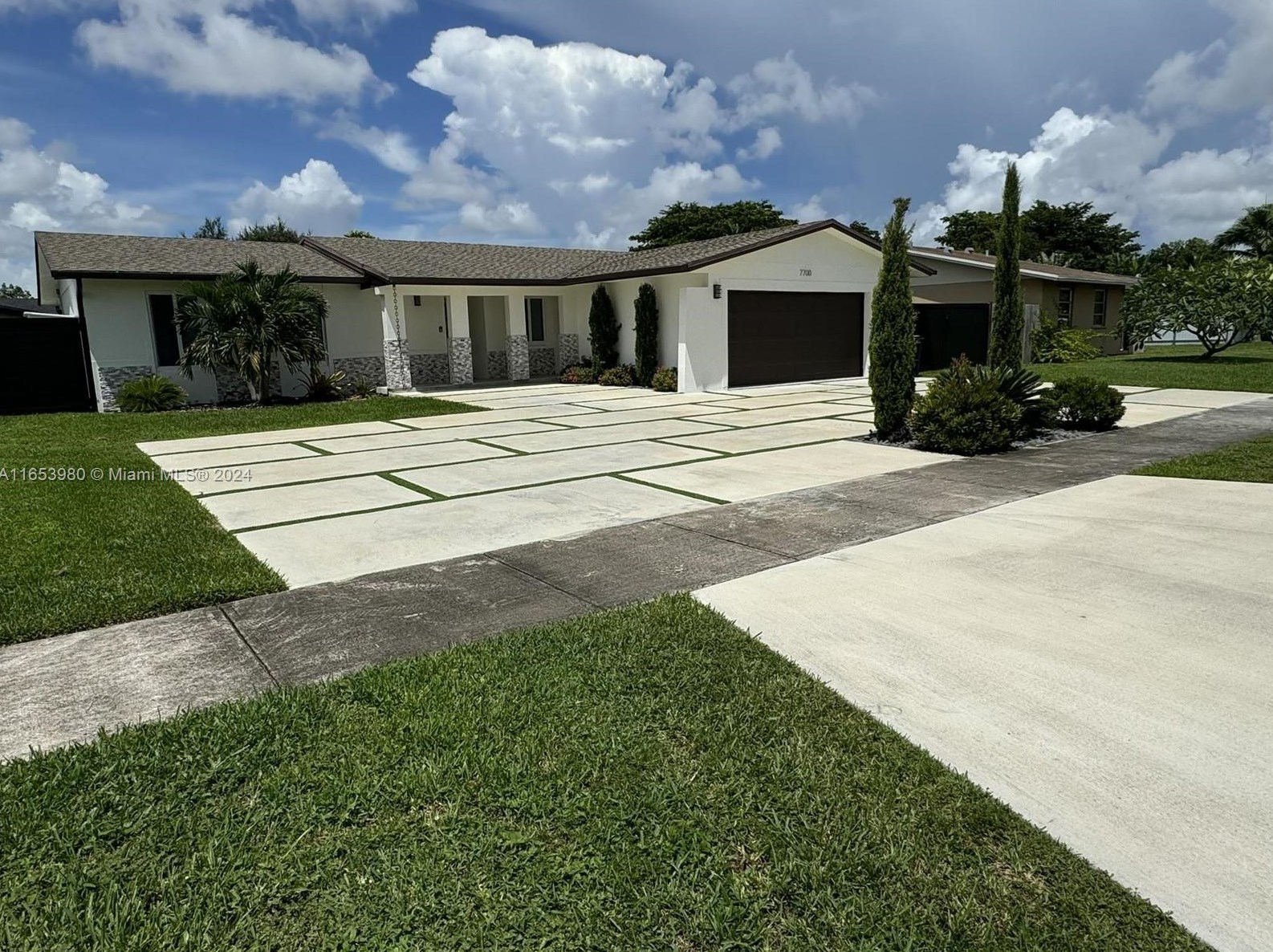 7700 129th Ave, Miami FL  33183-4241 exterior