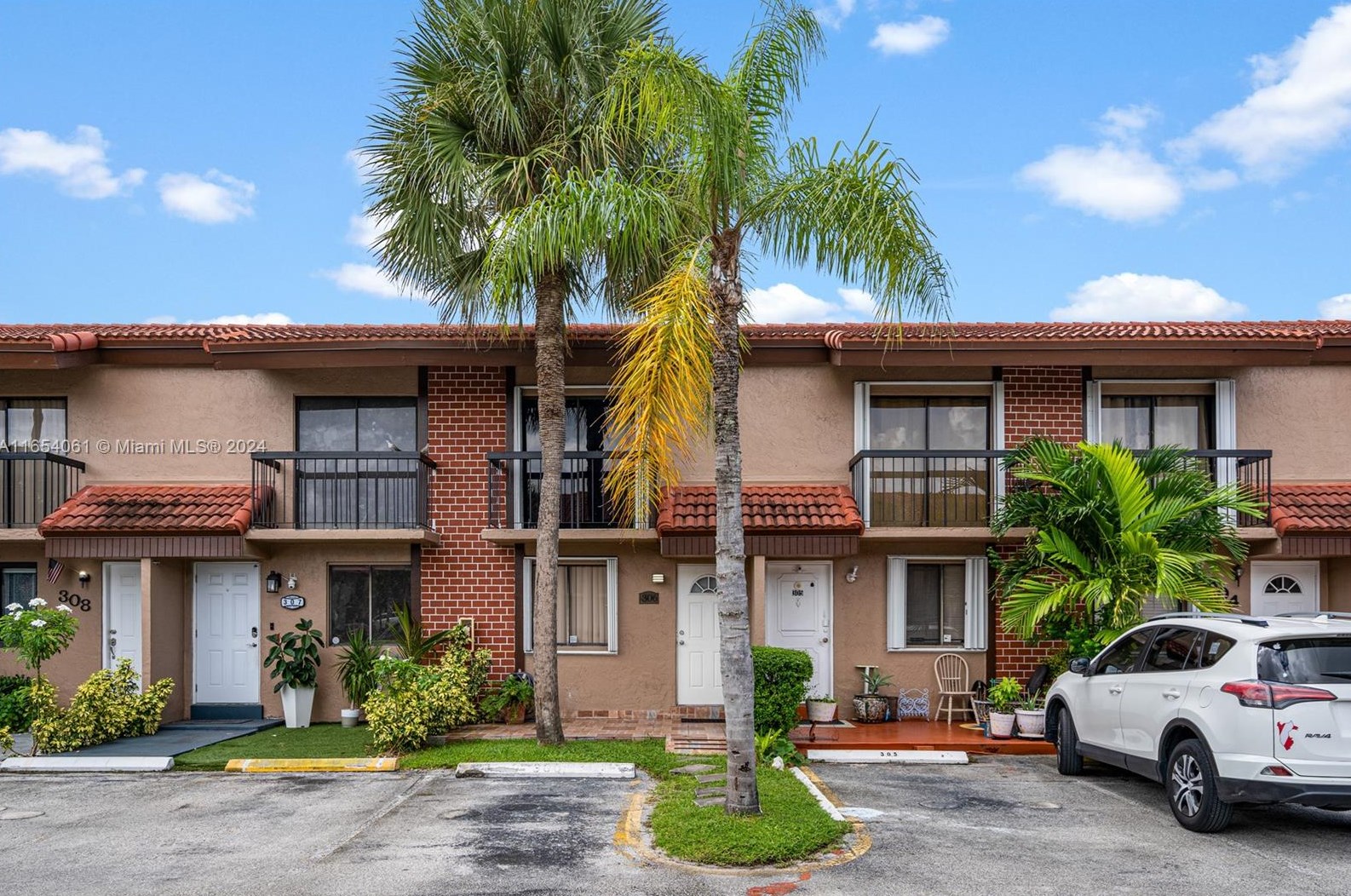 1927 107th Ave, Miami, FL 33165-7341