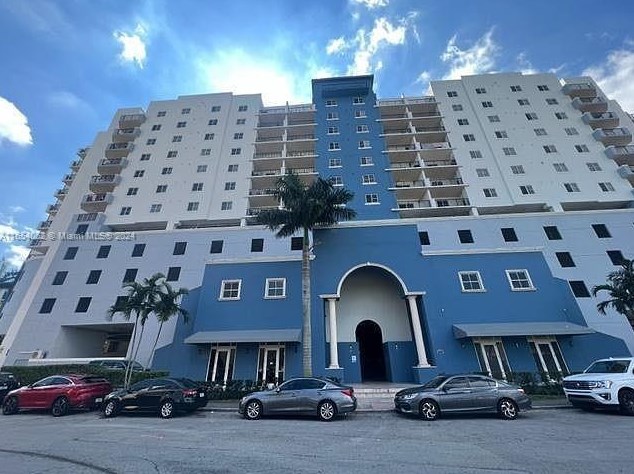 6355 Sw 8th St #700, Miami, FL 33144