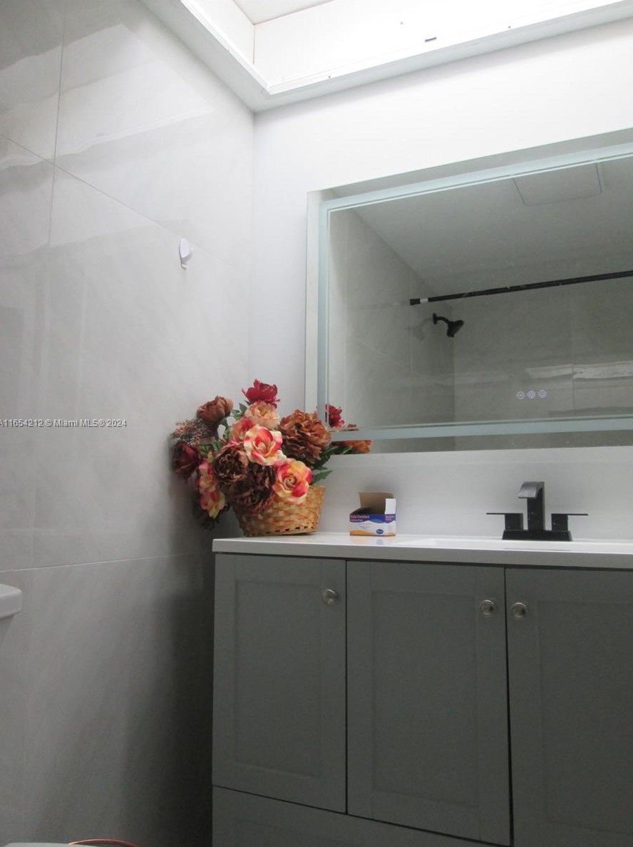 251 174th St, Miami FL  33162-1871 exterior