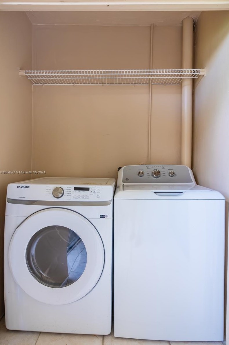 14611 Kendall Dr, Miami FL  exterior