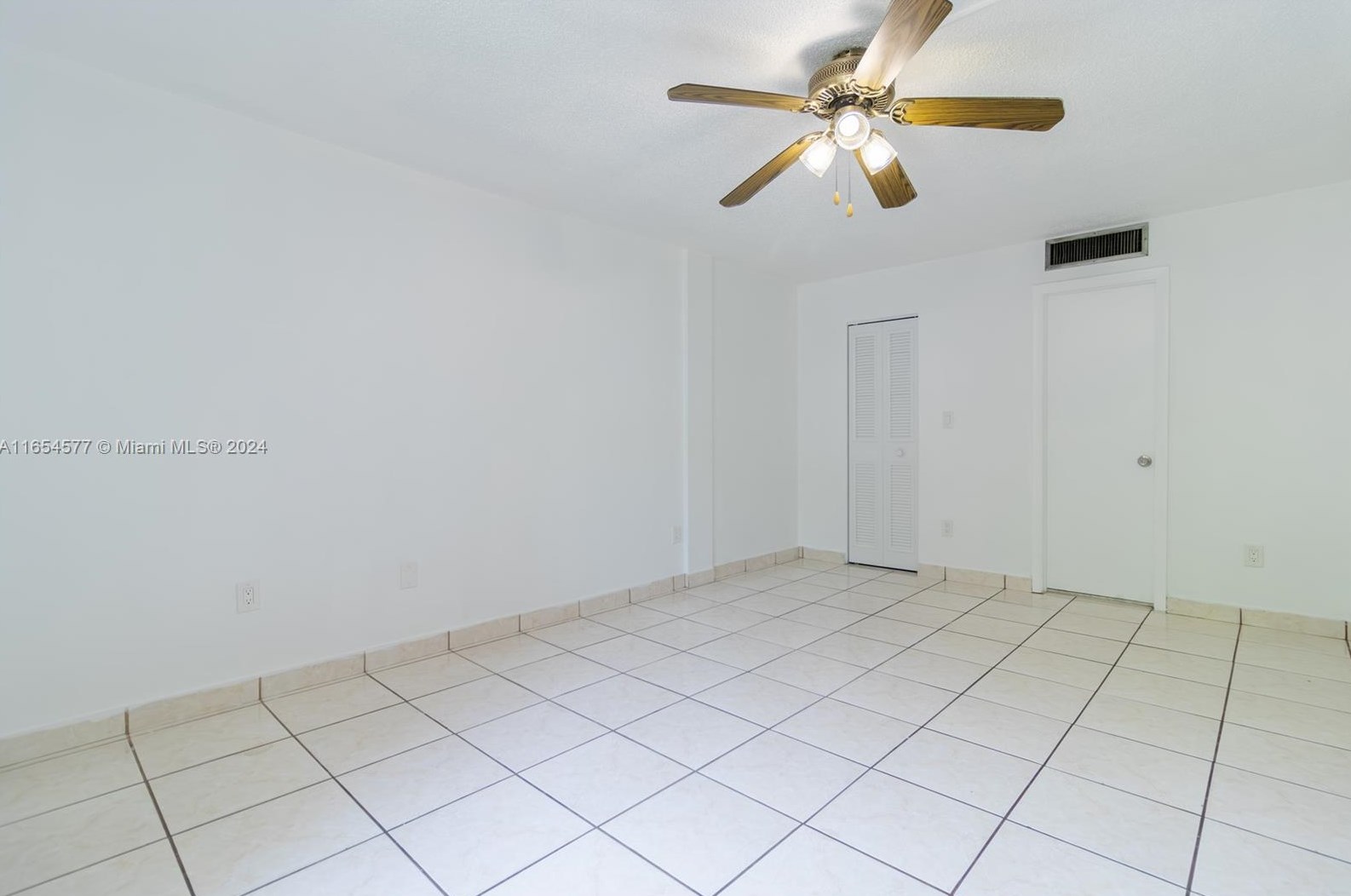 14611 N Kendall Dr #208l, Miami, FL 33186