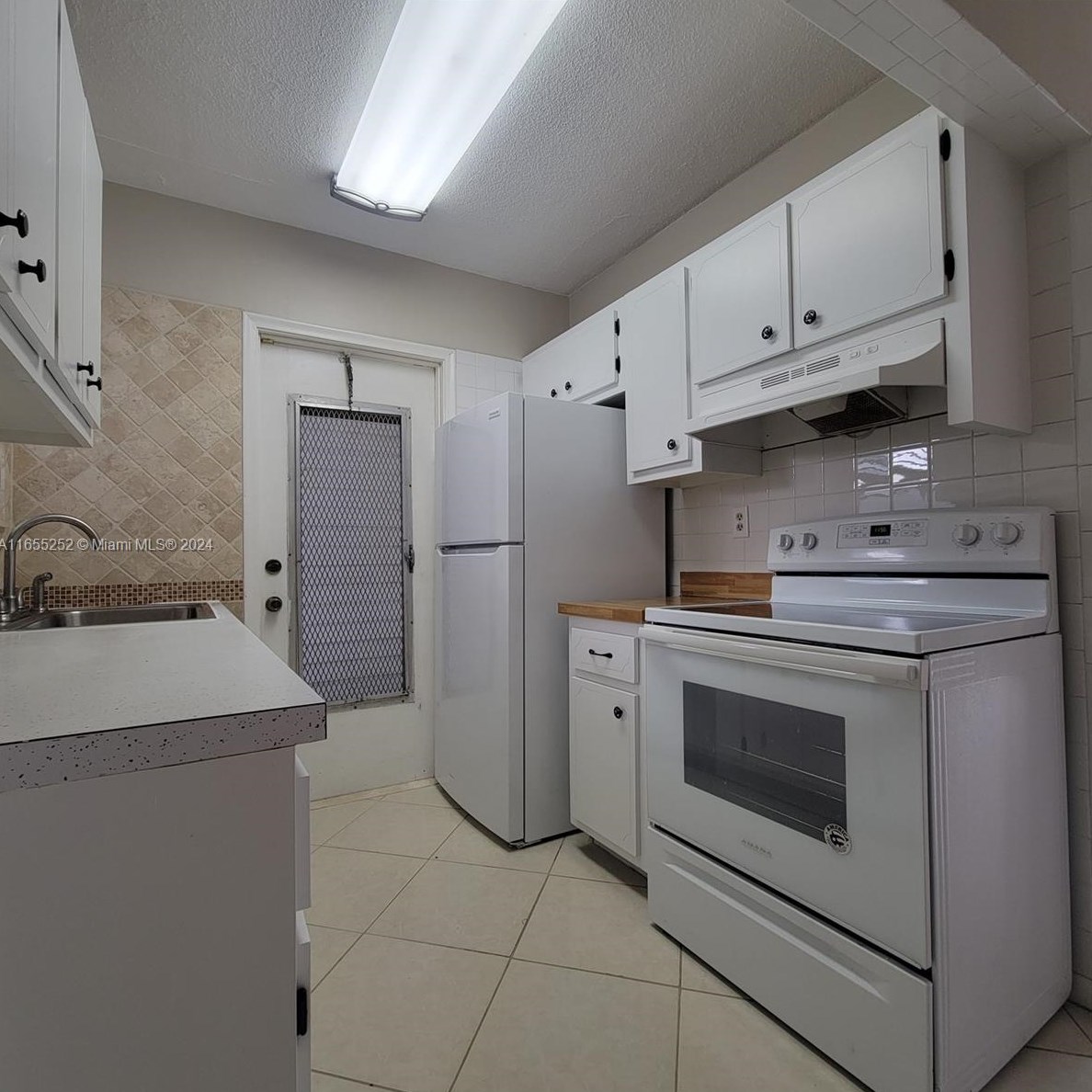 2238 Monroe St Apt 305, Hollywood, FL 33020
