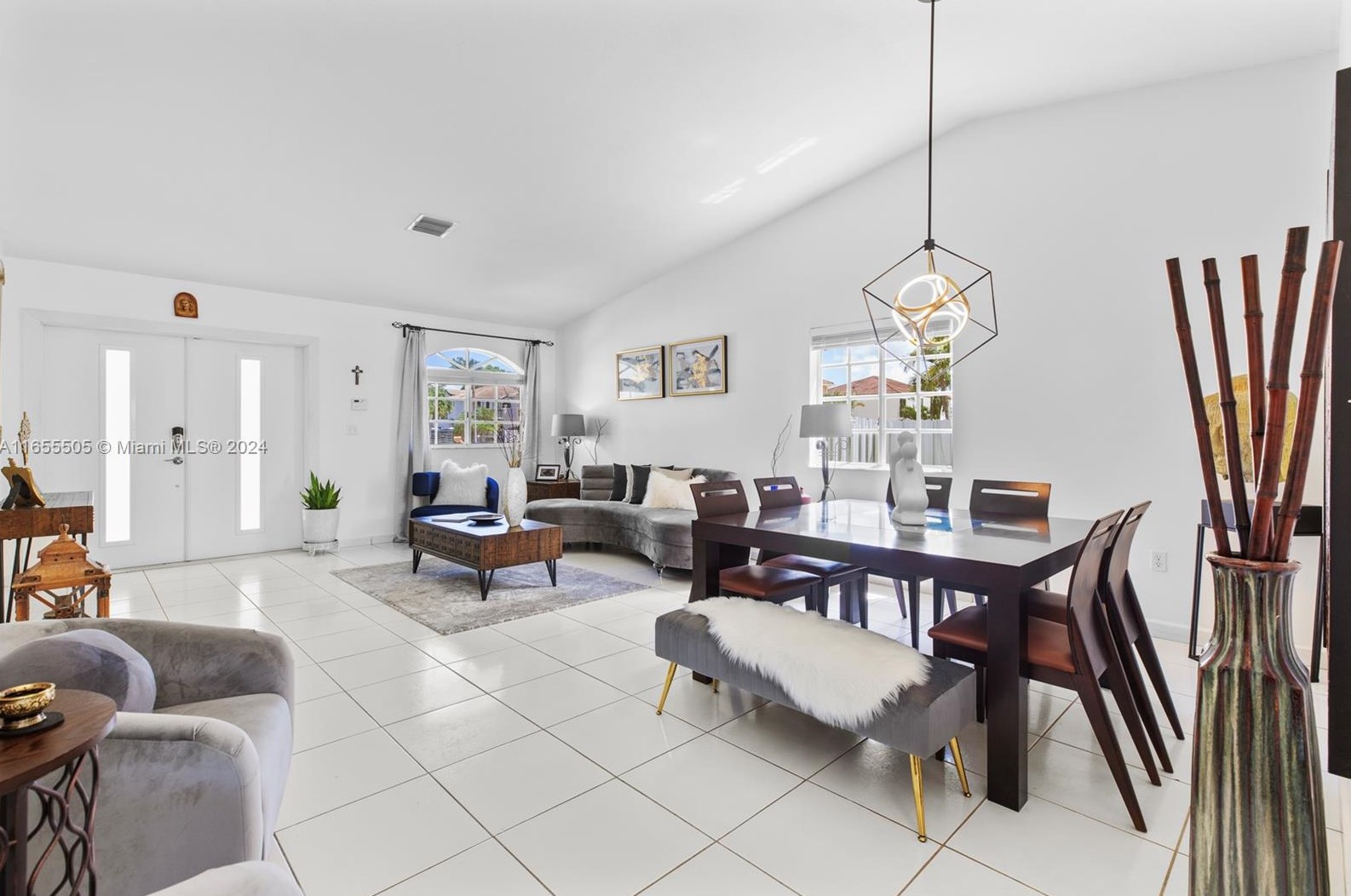 3864 145 Ave, Miami FL 33175-7834 exterior