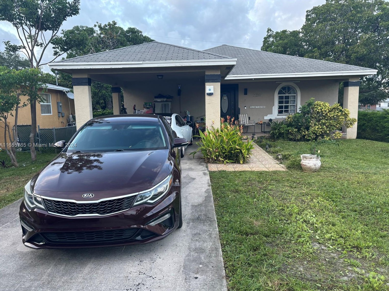 2239 Atlanta St, Hollywood, FL 33020-1417