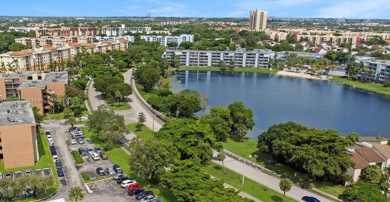 9150 Fontainebleau Blvd #303, Miami, FL 33172