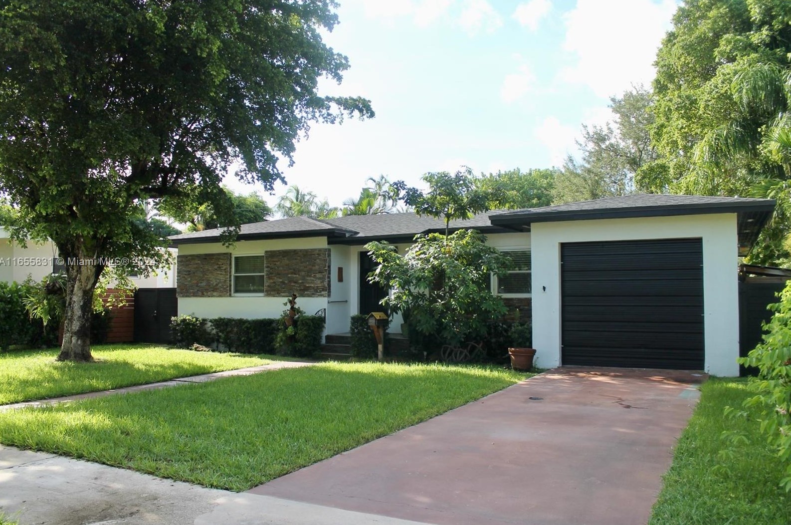 5810 10th St, Miami, FL 33144-5104