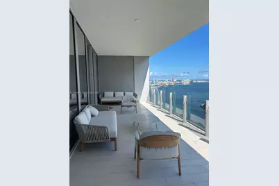 300 Biscayne Blvd Way #2702, Miami, FL 33131 - Photo 12