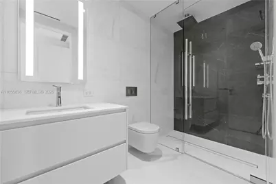 300 Biscayne Blvd Way #2702, Miami, FL 33131 - Photo 36