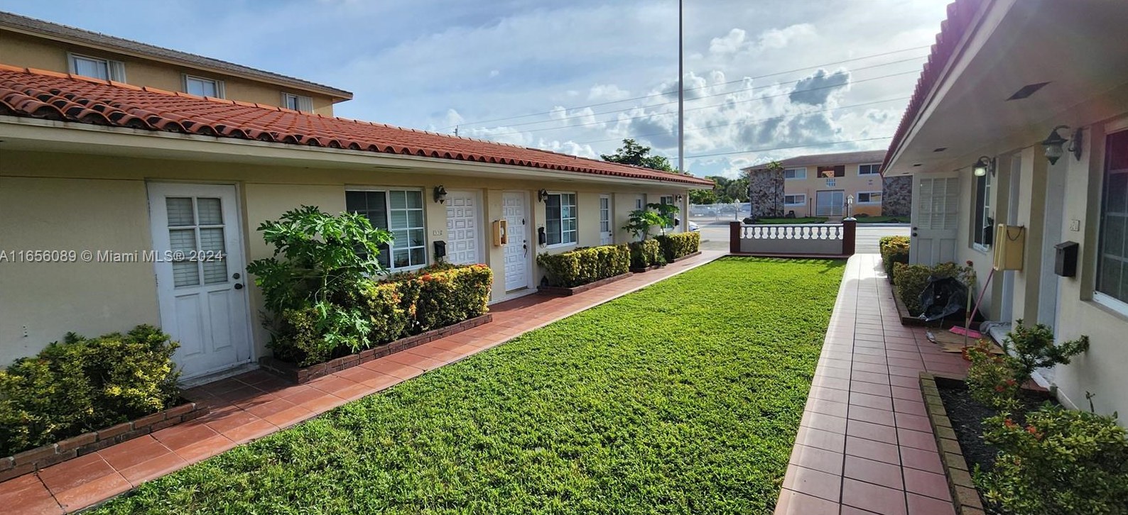 322 57th Ave, Miami, FL 33126-4809