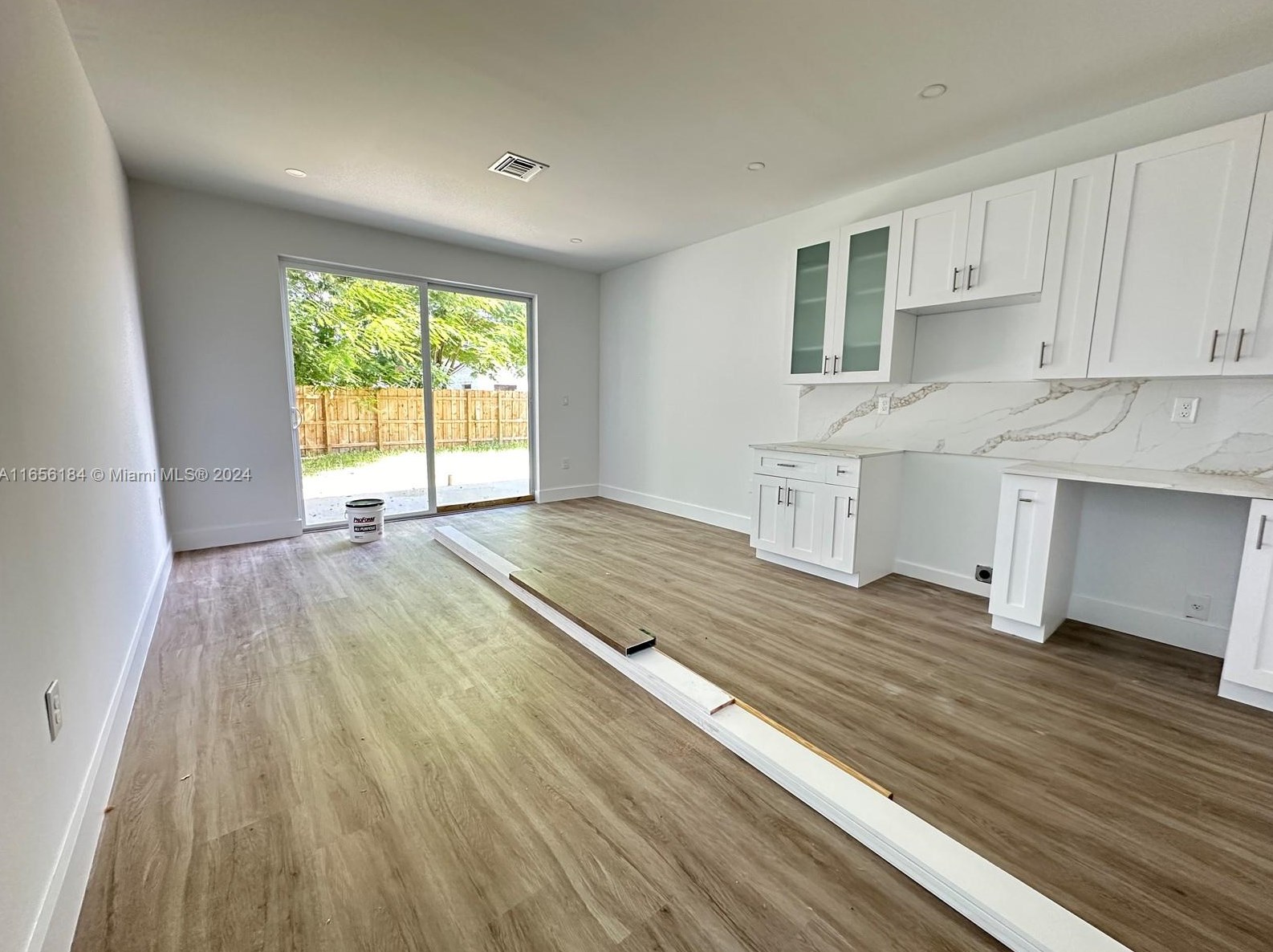 2933 57th St, Miami, FL 33142-2852
