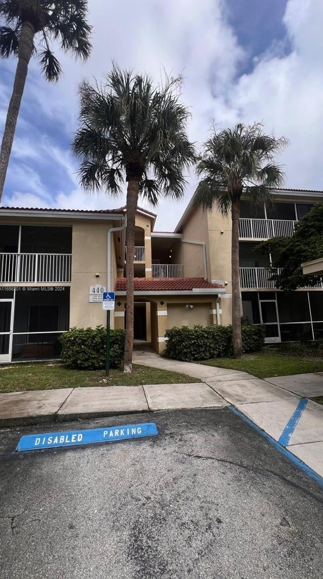 440 Park Rd, Hollywood, FL 33021-8354