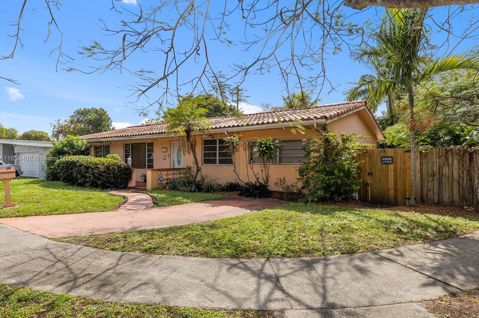 1110 205th Ter, Miami, FL 33179-2646