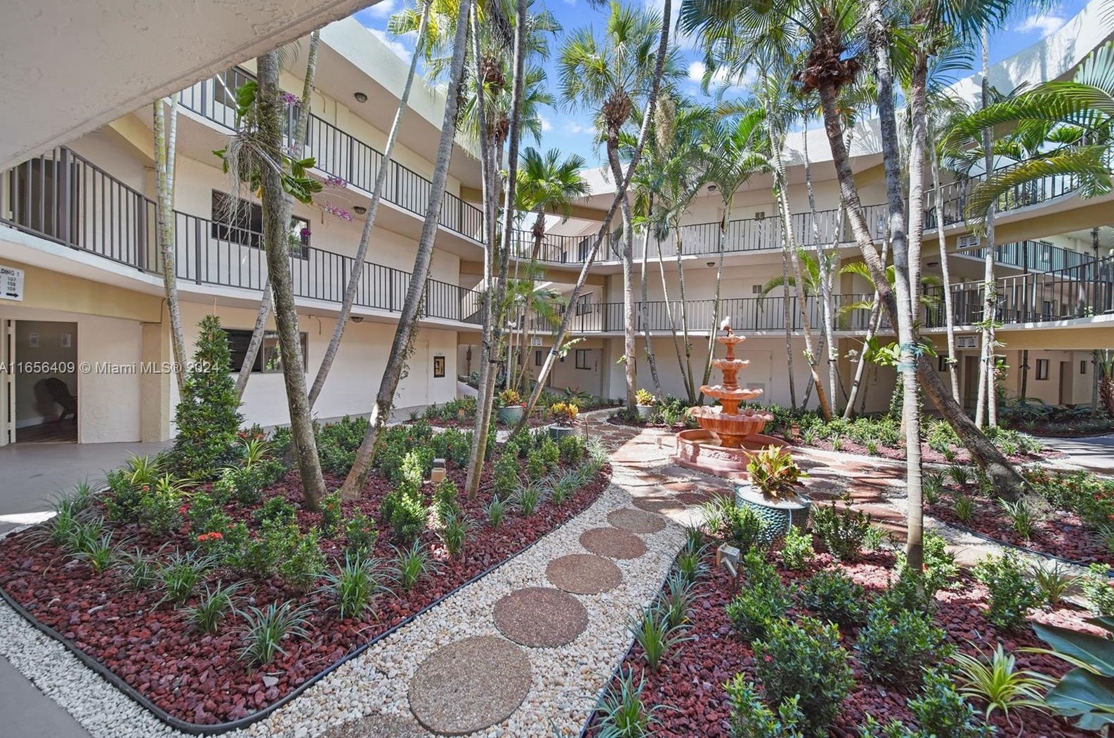 8035 107th Ave, Miami, FL 33173-4845