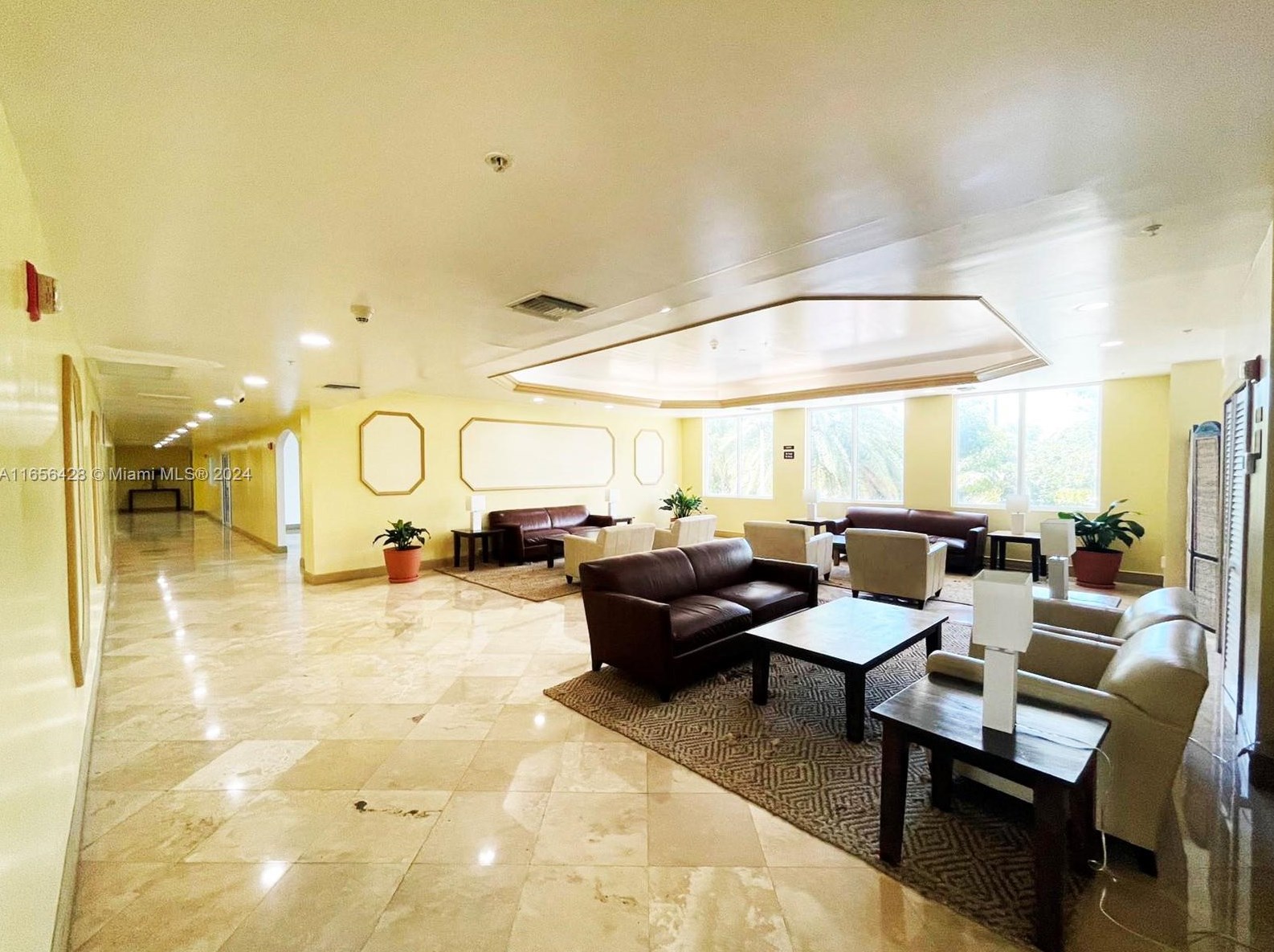 3500 Coral Way Apt 813, Miami, FL 33145