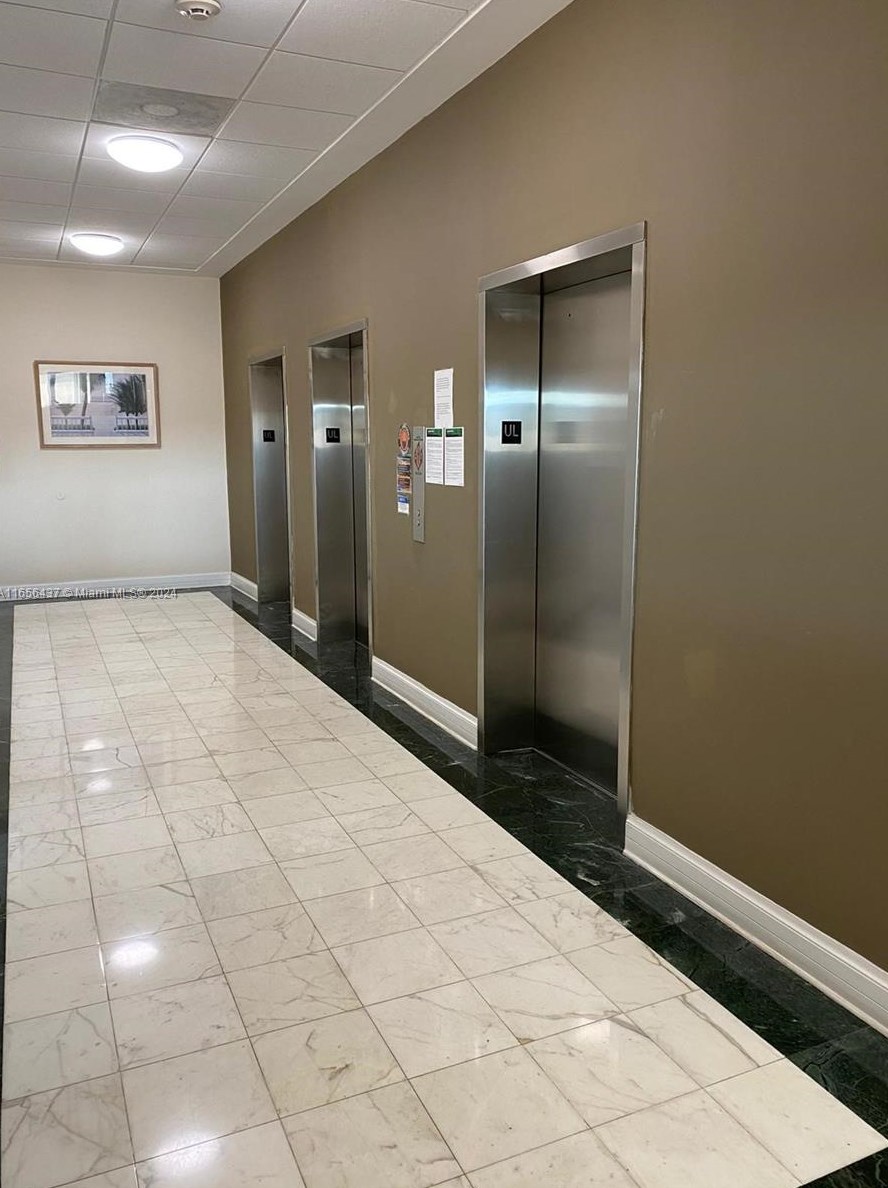 6770 Indian Creek Dr, Miami Beach FL  33141-5702 exterior