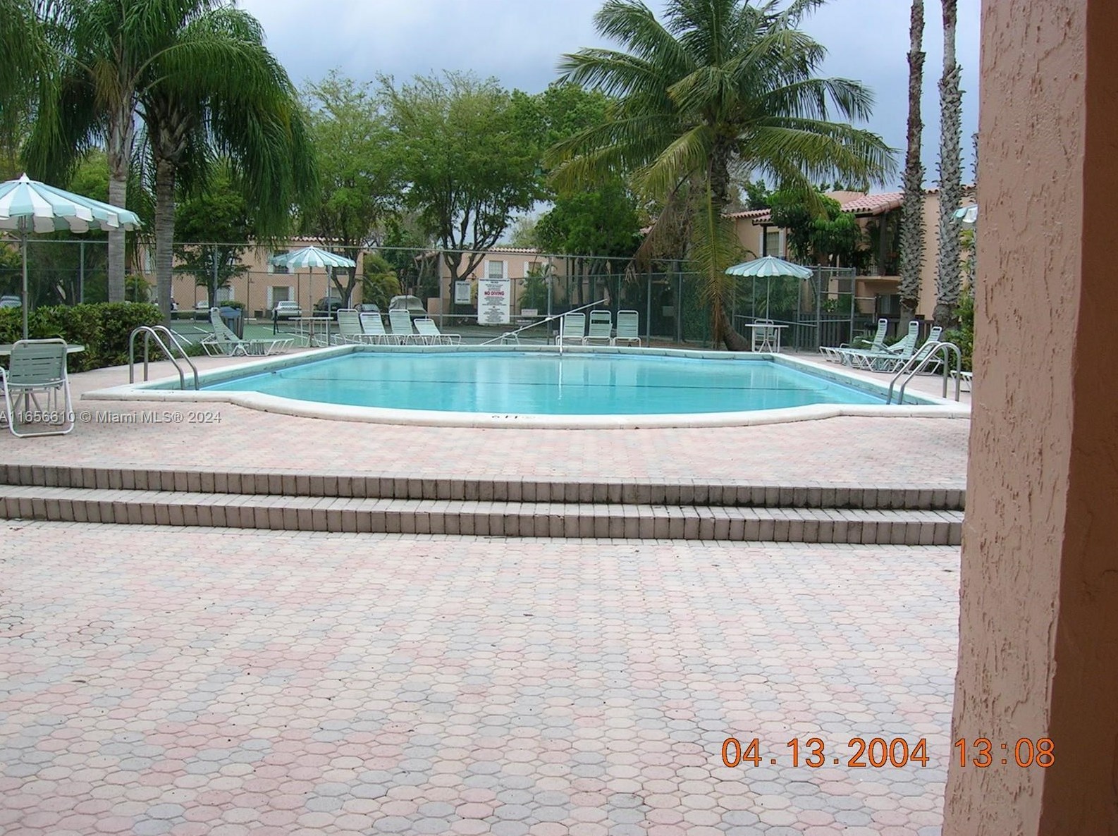 10740 Kendall Dr, Miami FL 33176-1470 exterior